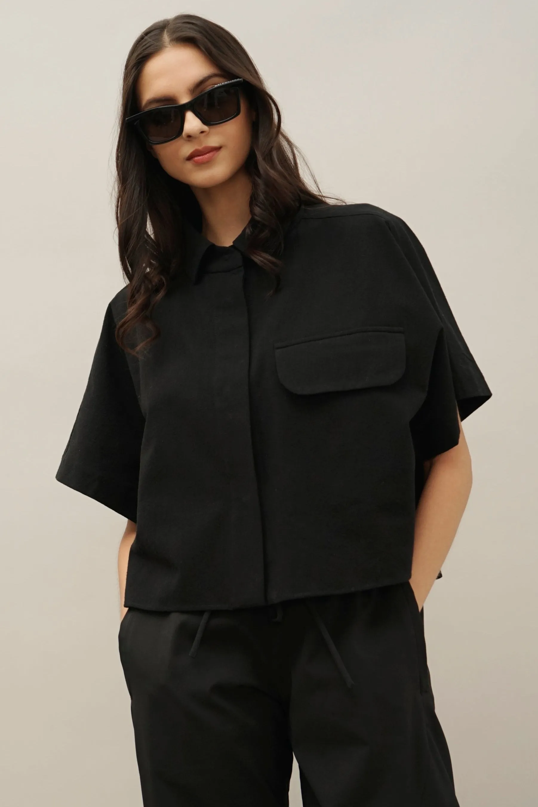 Avram Black Short-Sleeve Button-Down Shirt – Relaxed Fit