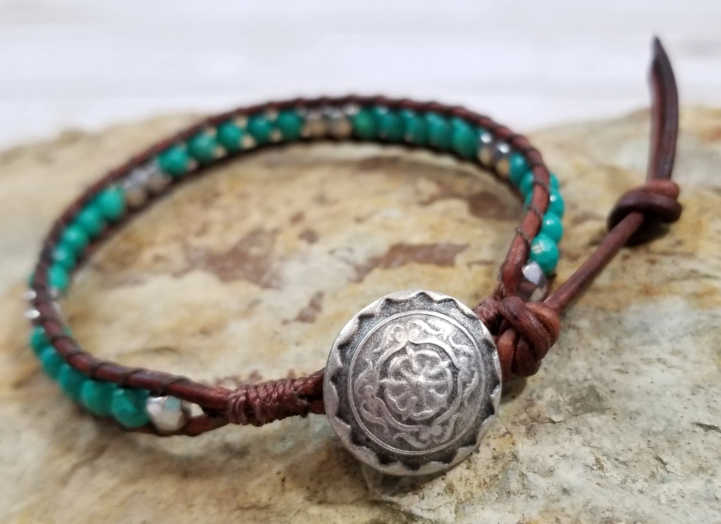 Boho Turqoise/Silver Beaded Leather Bracelet (Brown)
