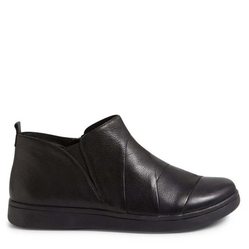 DAMLA XF - BLACK LEATHER-BLACK SOLE