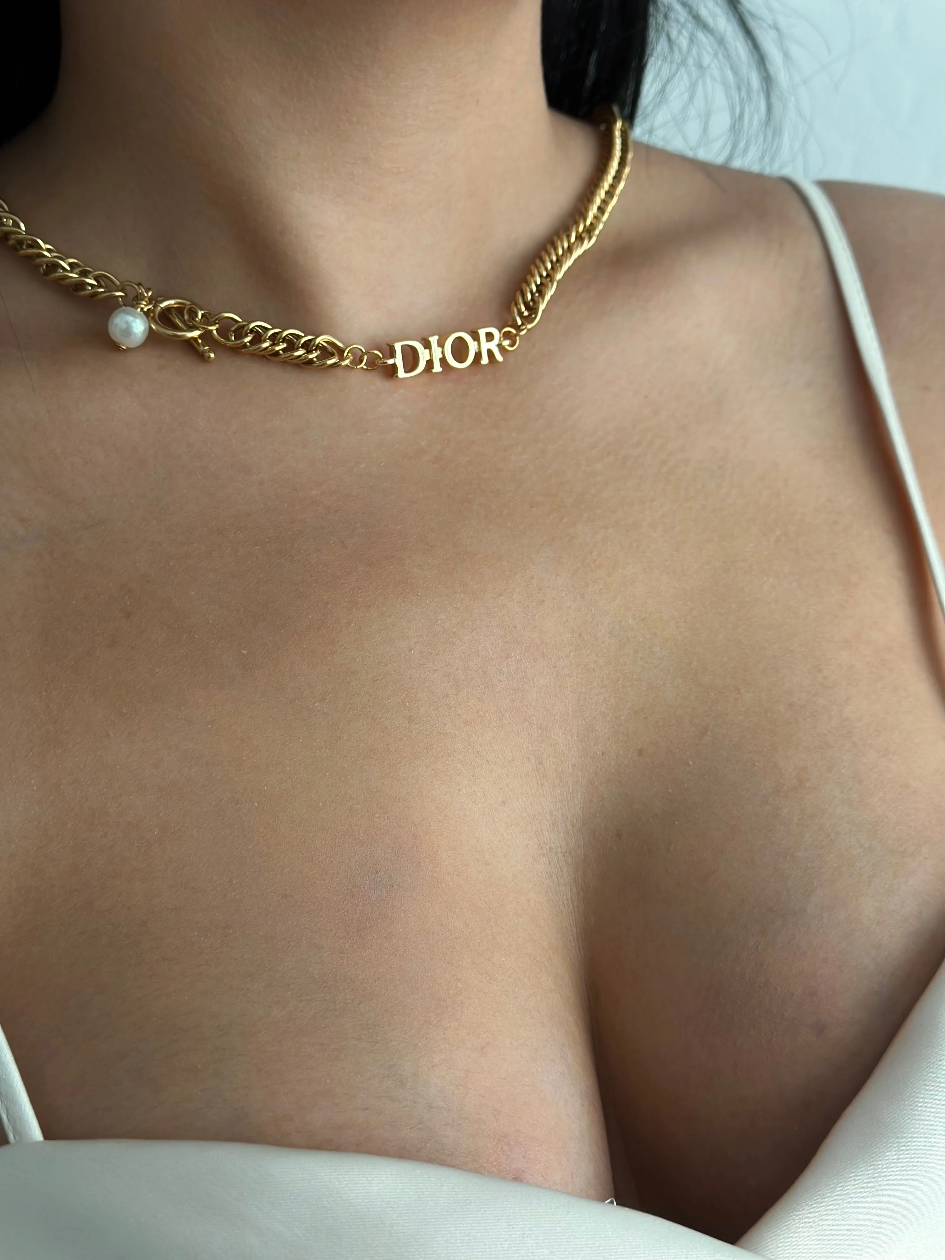 DIOR TOGGLE LOCK NECKLACE