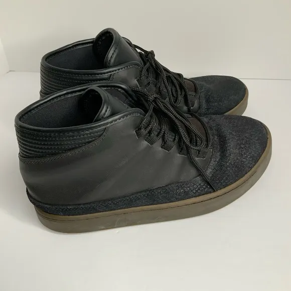 Jordan Westbrook 0 black sneakers size 7 Y boy EUC