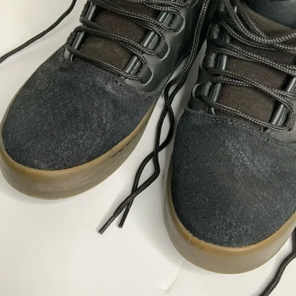 Jordan Westbrook 0 black sneakers size 7 Y boy EUC