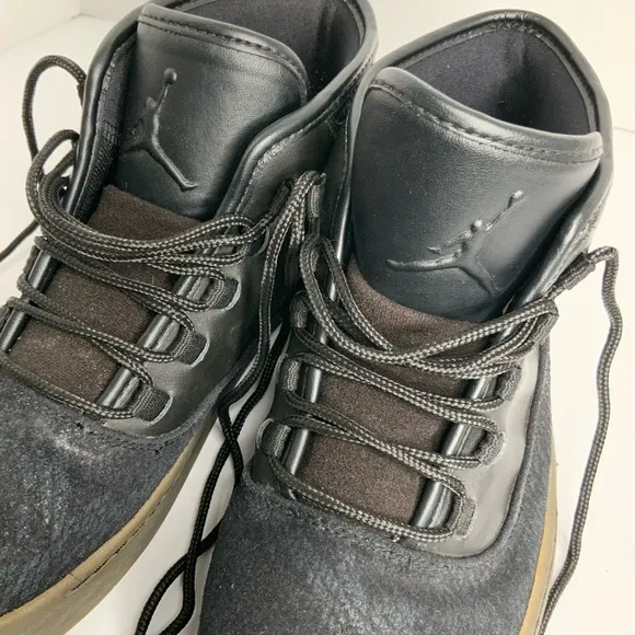 Jordan Westbrook 0 black sneakers size 7 Y boy EUC