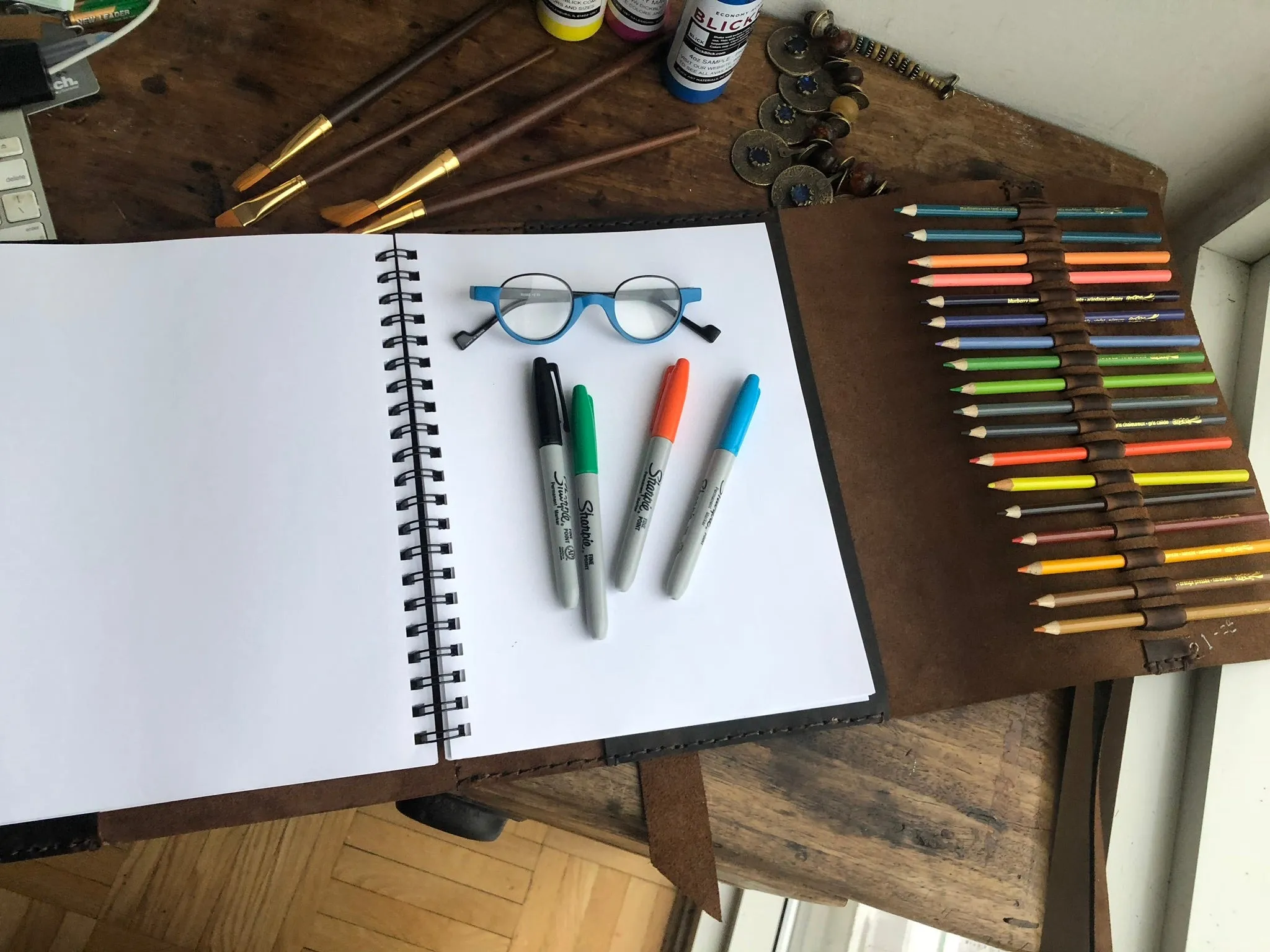 Large Sketchbook / Handmade Leather Refillable Sketchbook / iPad Pocket / Pencil Holder