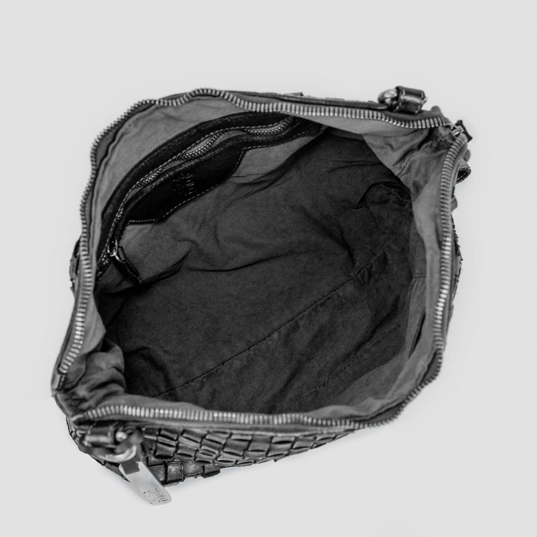LOLA WOVEN BLACK