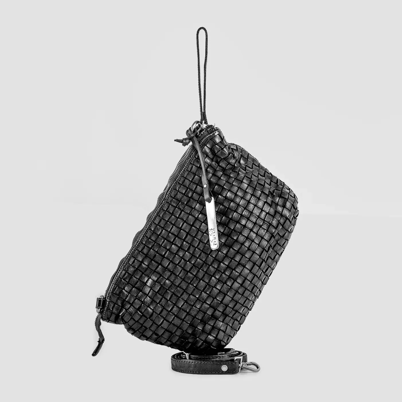 LOLA WOVEN BLACK