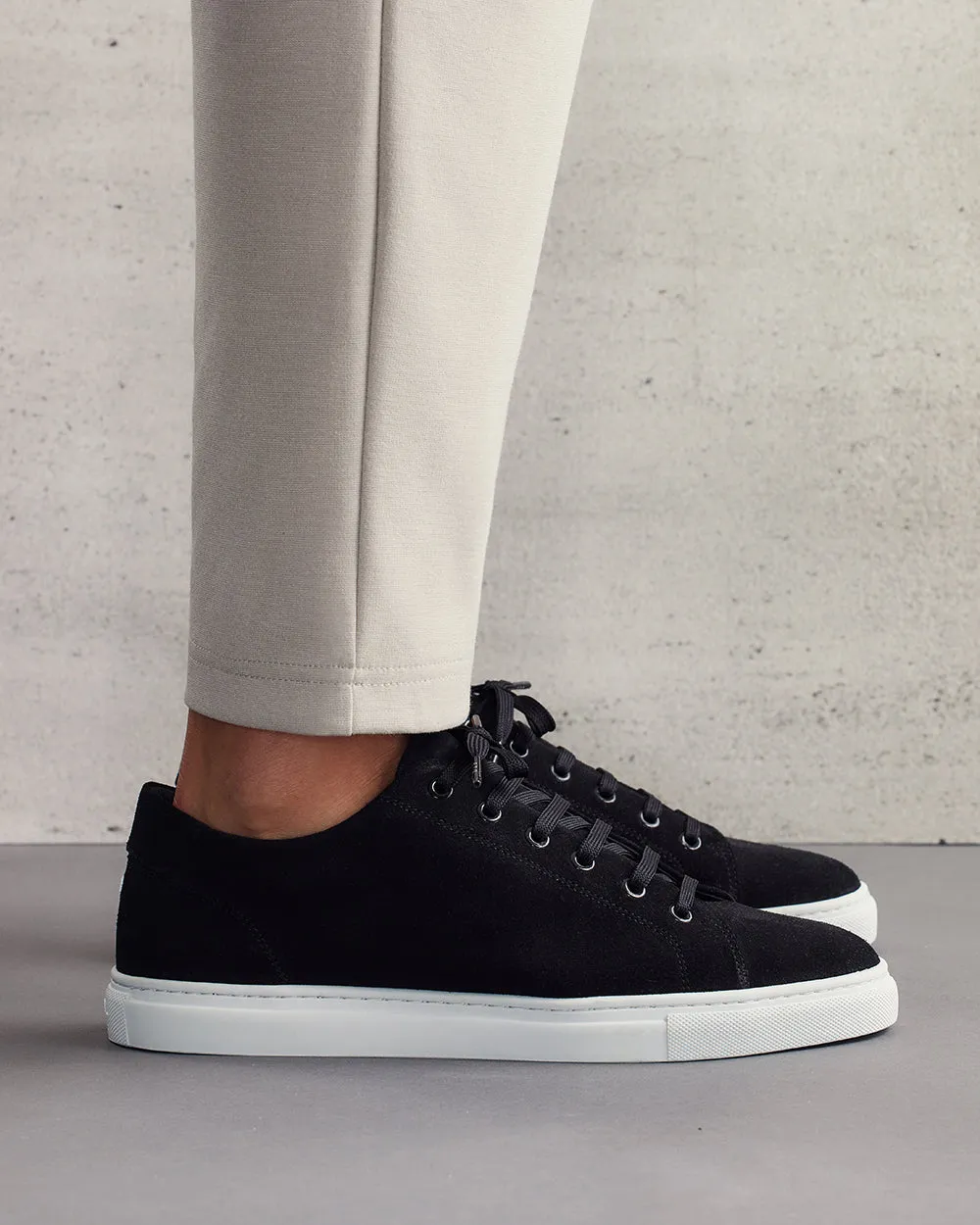 LT 01 Court Lite Suede Jet Black