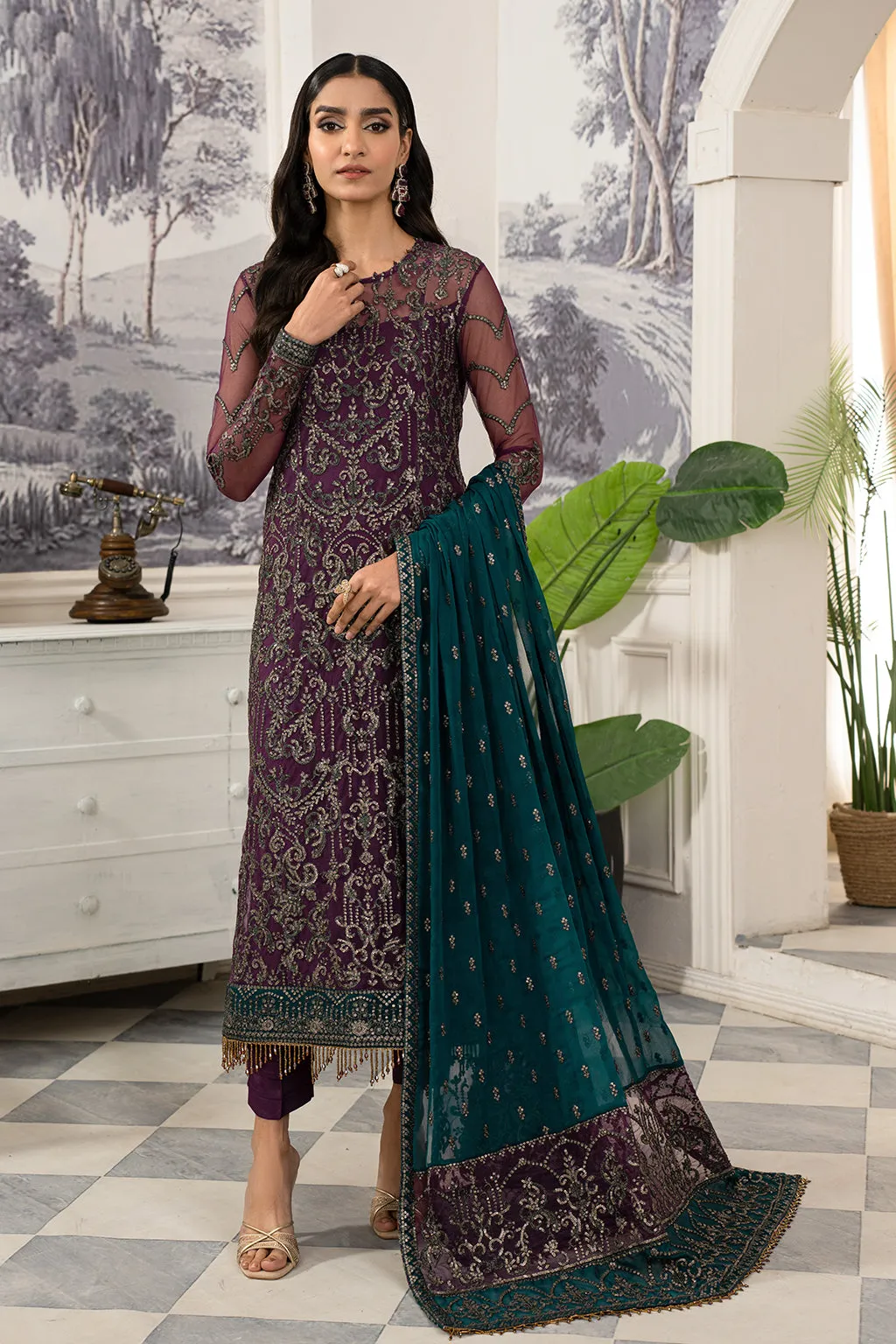 Luxury Purple Shade Embroidered Pakistani Salwar Kameez Dupatta Suit