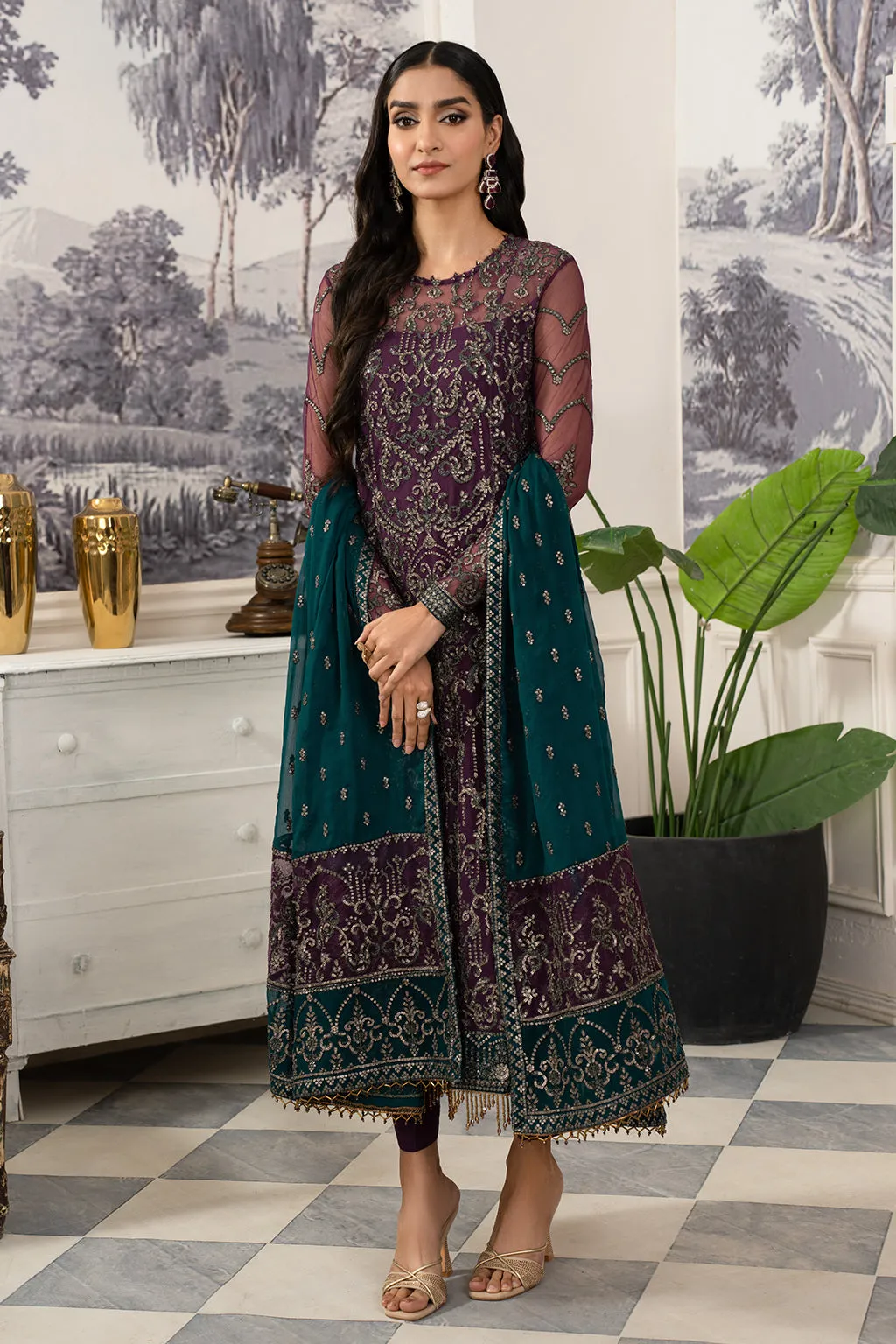 Luxury Purple Shade Embroidered Pakistani Salwar Kameez Dupatta Suit