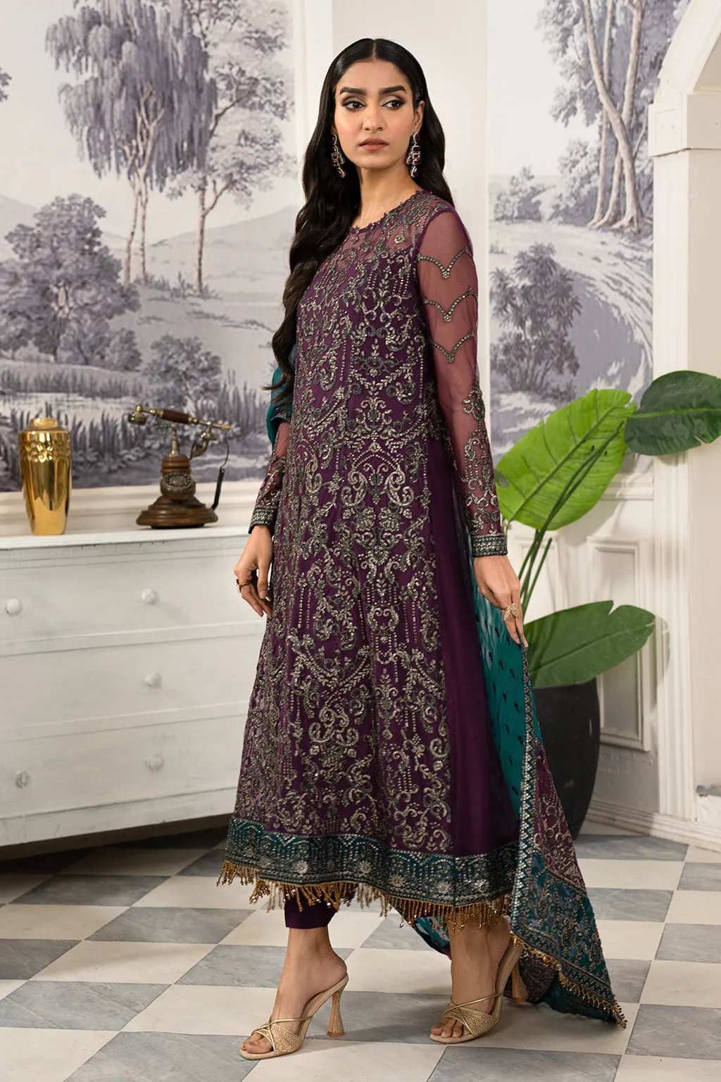 Luxury Purple Shade Embroidered Pakistani Salwar Kameez Dupatta Suit