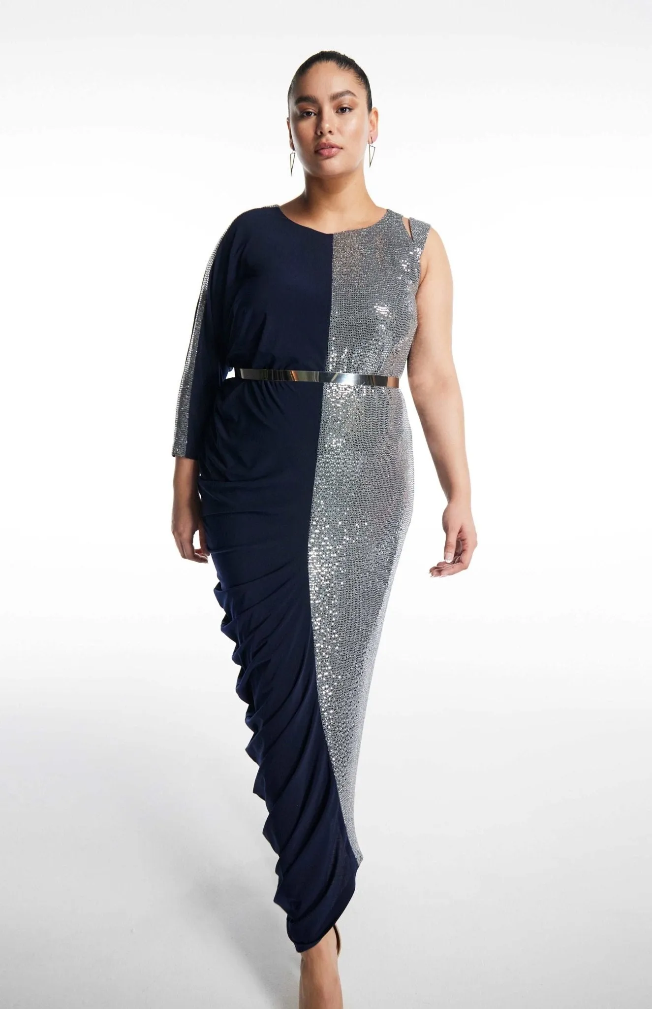 Mythodea Glam | Dazzling Elegance: Long Curve Evening Dress