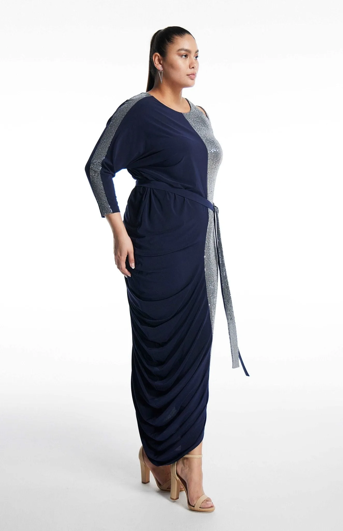 Mythodea Glam | Dazzling Elegance: Long Curve Evening Dress