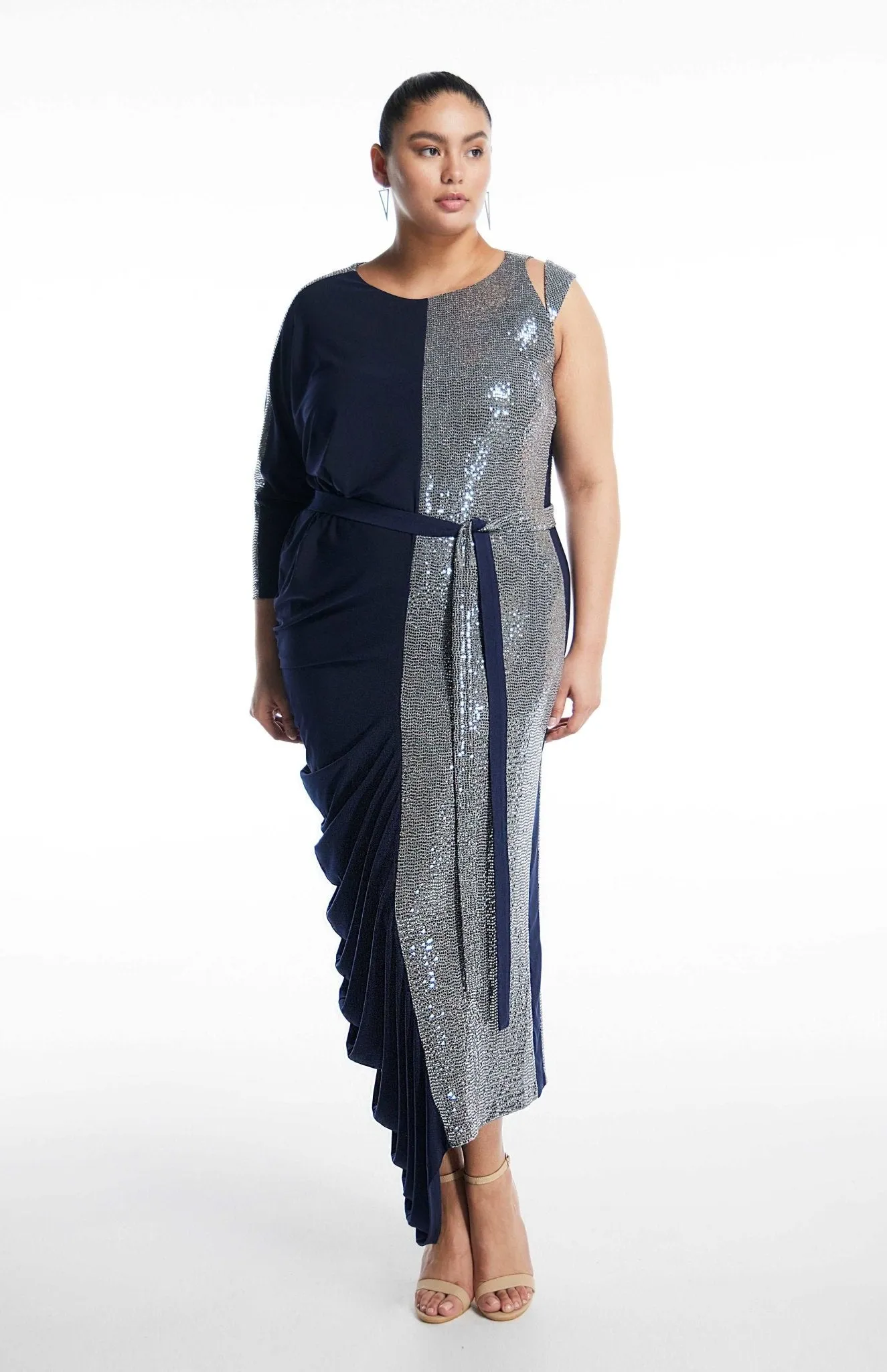 Mythodea Glam | Dazzling Elegance: Long Curve Evening Dress