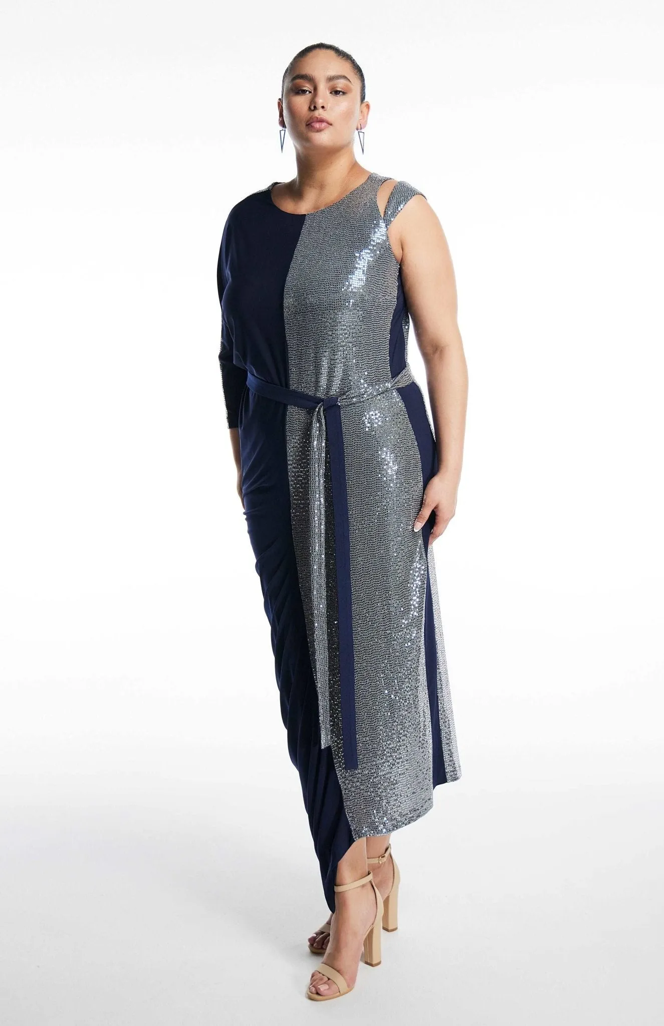 Mythodea Glam | Dazzling Elegance: Long Curve Evening Dress