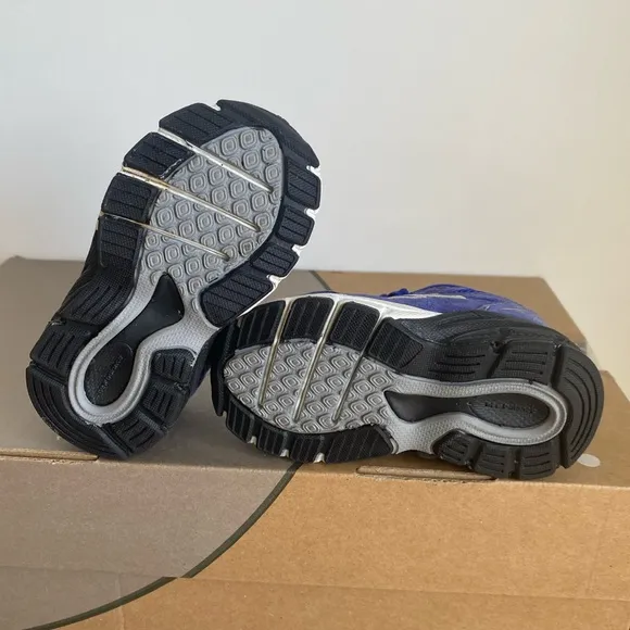 New Balance 990 Blue/White Toddler Sneakers- SZ 4 C