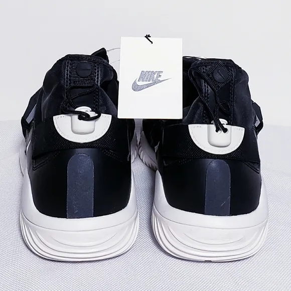 ⤵️NEW! NIKE Komyuter sneakers Men Size 10