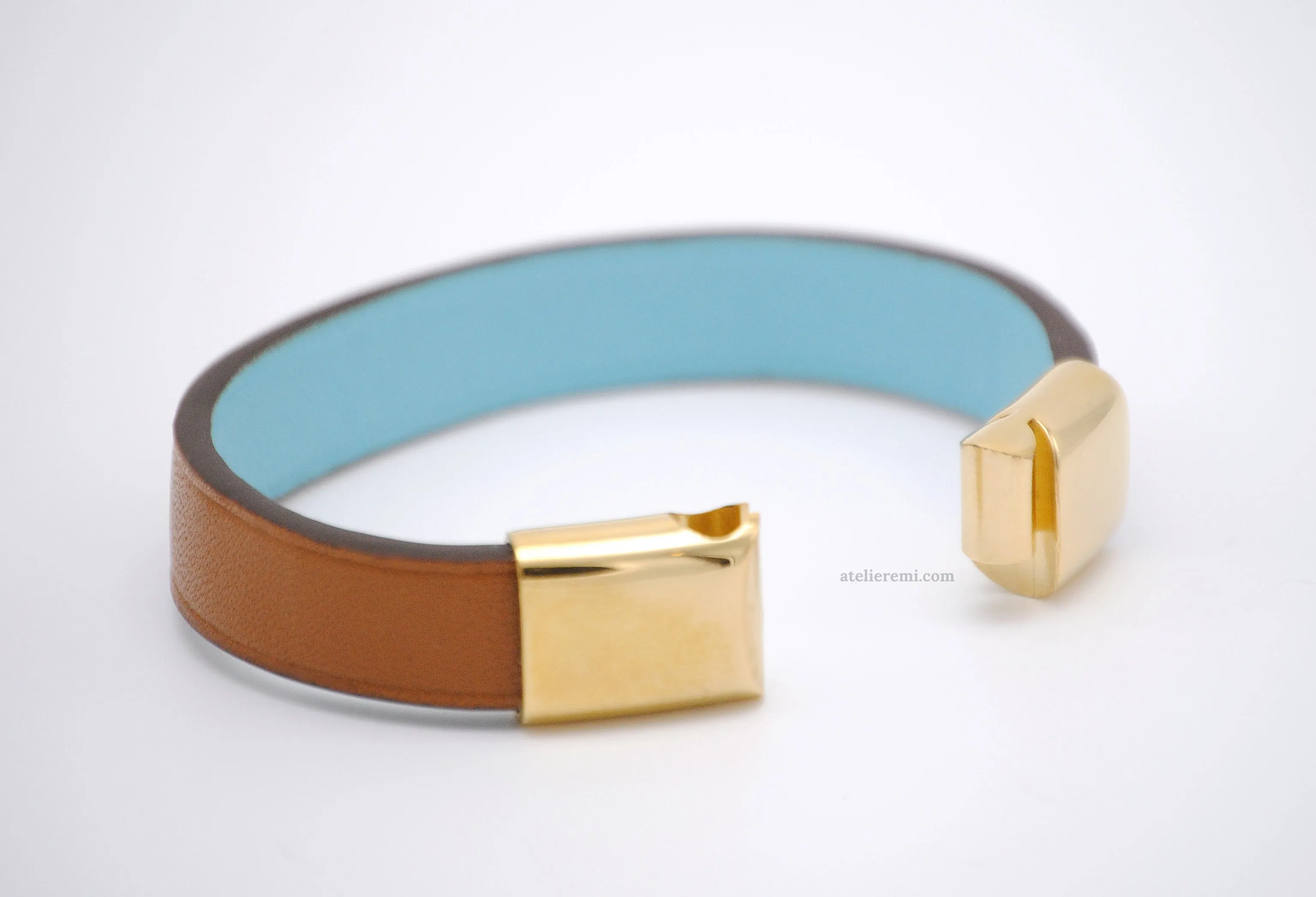 No. B03C | Minimalist Bracelet (Cowhide Lined Interior)