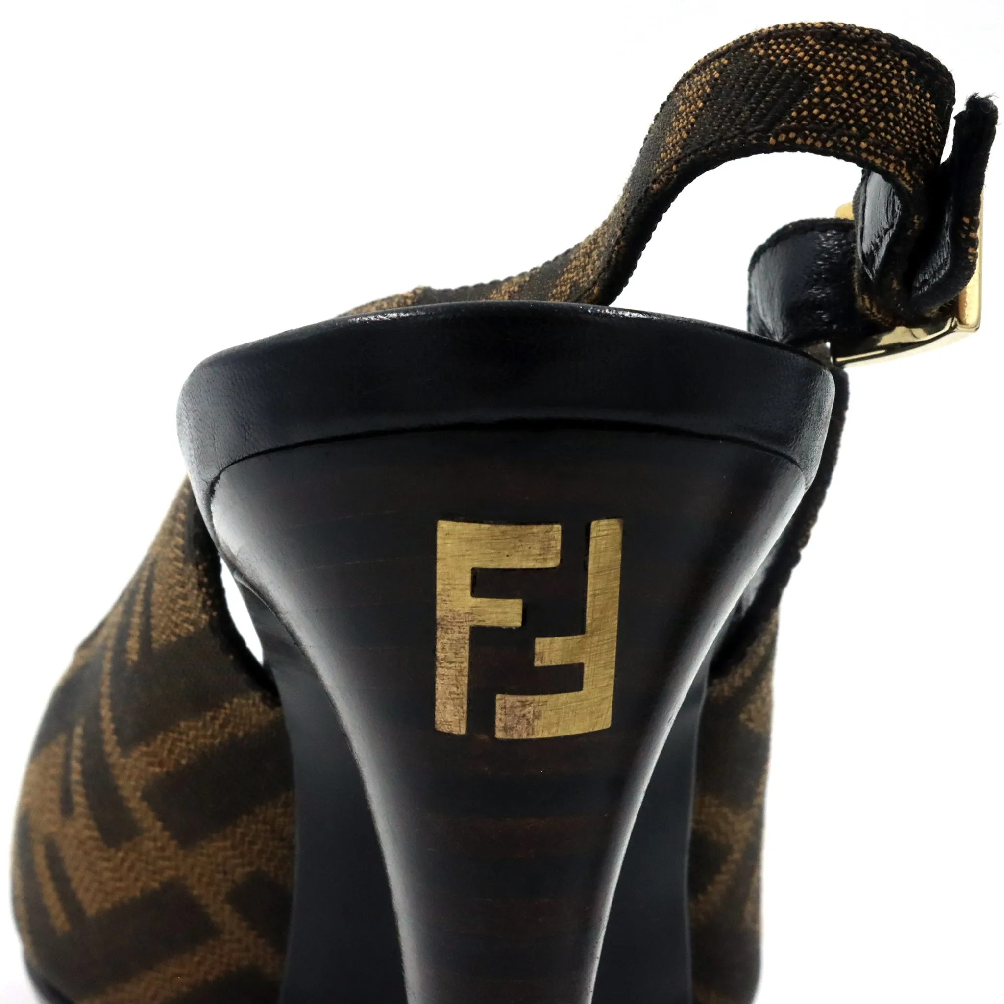 Sandalias Fendi