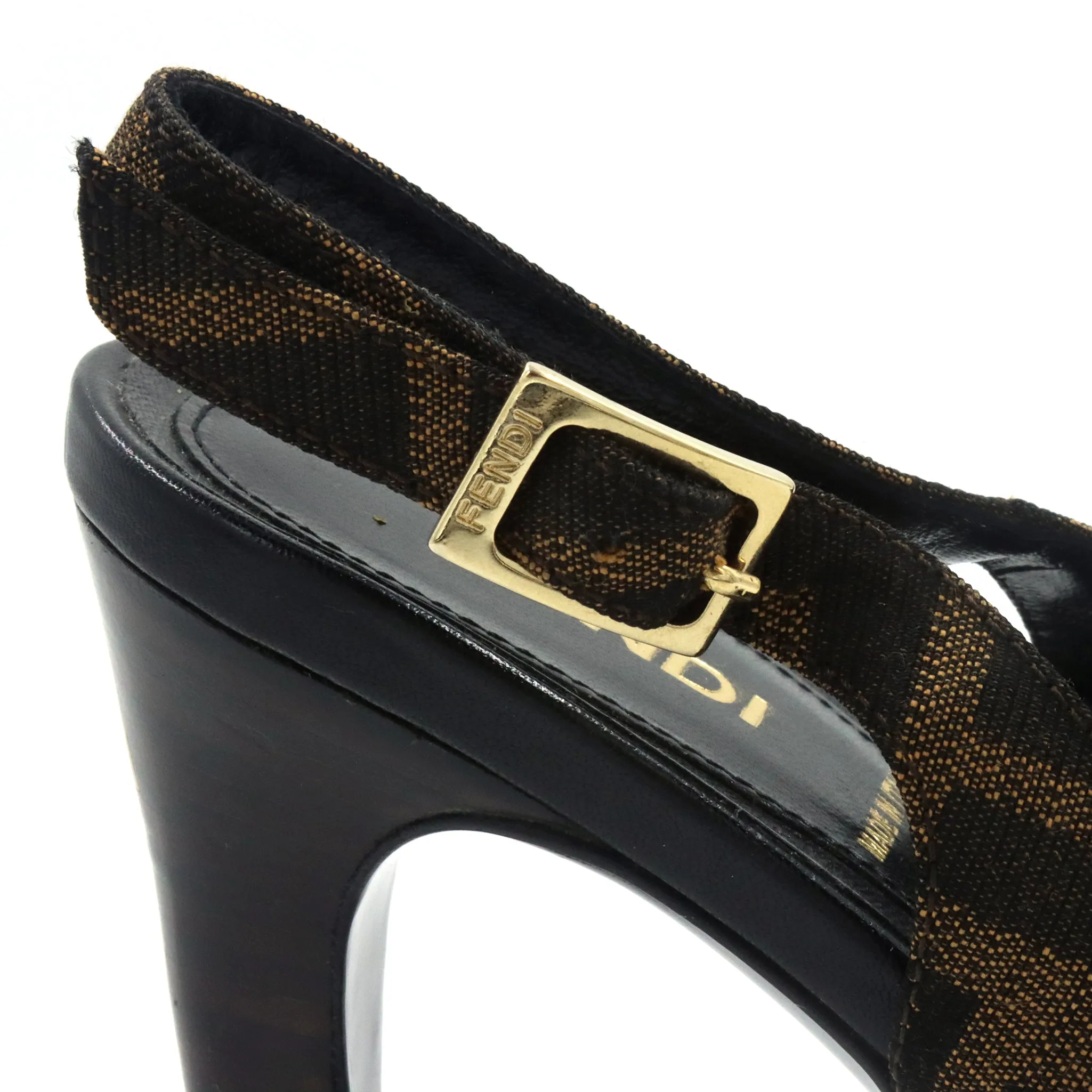 Sandalias Fendi