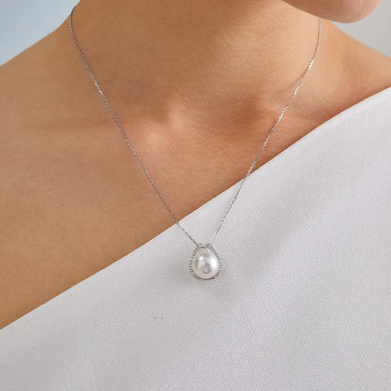 South Sea Pearl 18K Gold Diamond-Encrusted Haute Jewelry Modern Necklace