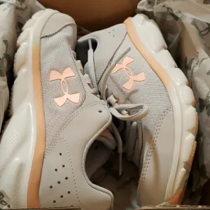 𝅺UNDER Armour Girl Sneakers