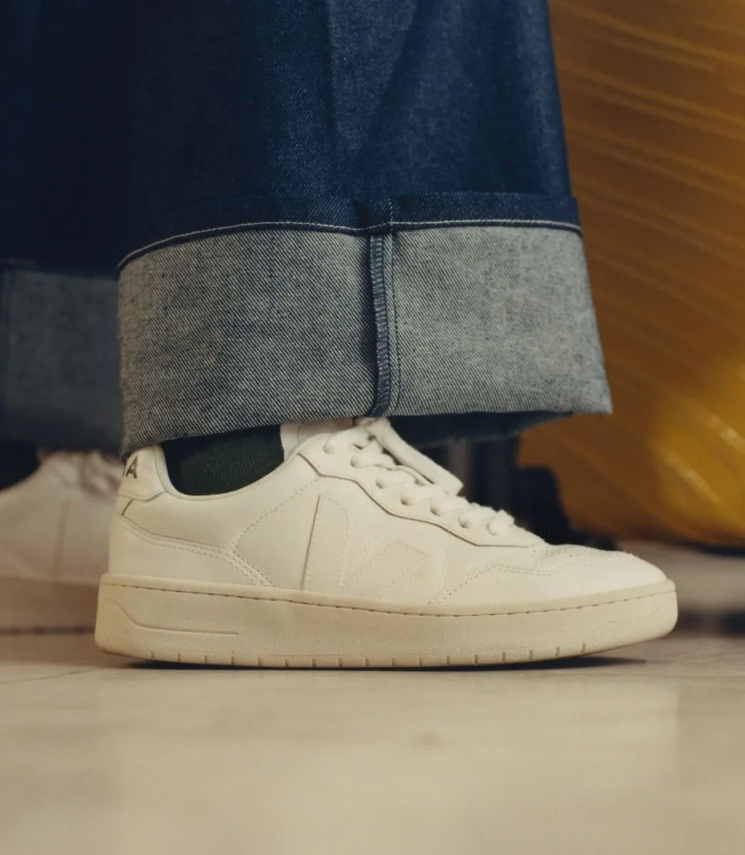 V-90 Sneaker