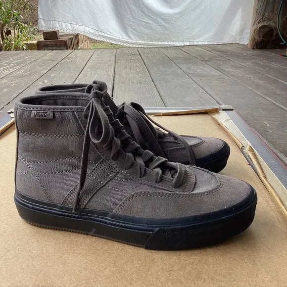 Vans gray Gilbert Crockett high top casual skateboarding shoes, size 4.5