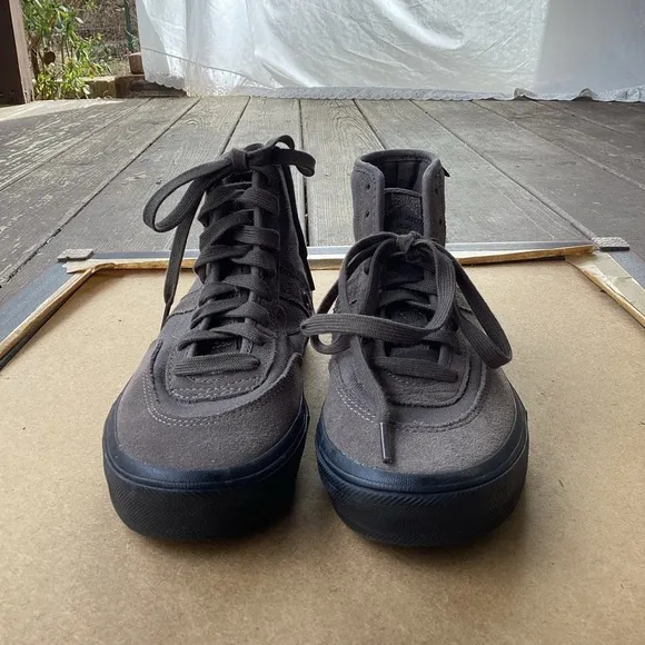 Vans gray Gilbert Crockett high top casual skateboarding shoes, size 4.5