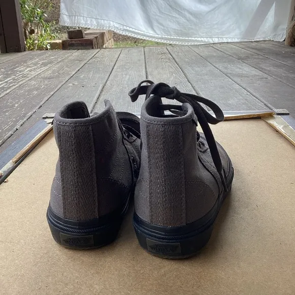 Vans gray Gilbert Crockett high top casual skateboarding shoes, size 4.5