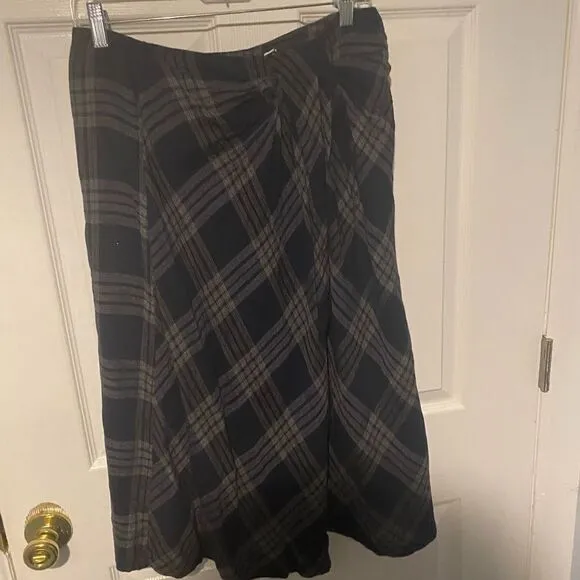 VINCE. Textured Plaid Drape Skirt size 8