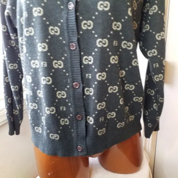 Vtg 80s made in Taiwan grey wool blend diamond pattern luxury designer cardigan