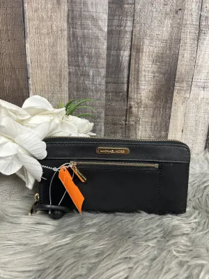 Wallet Designer By Michael Kors  Size: Large