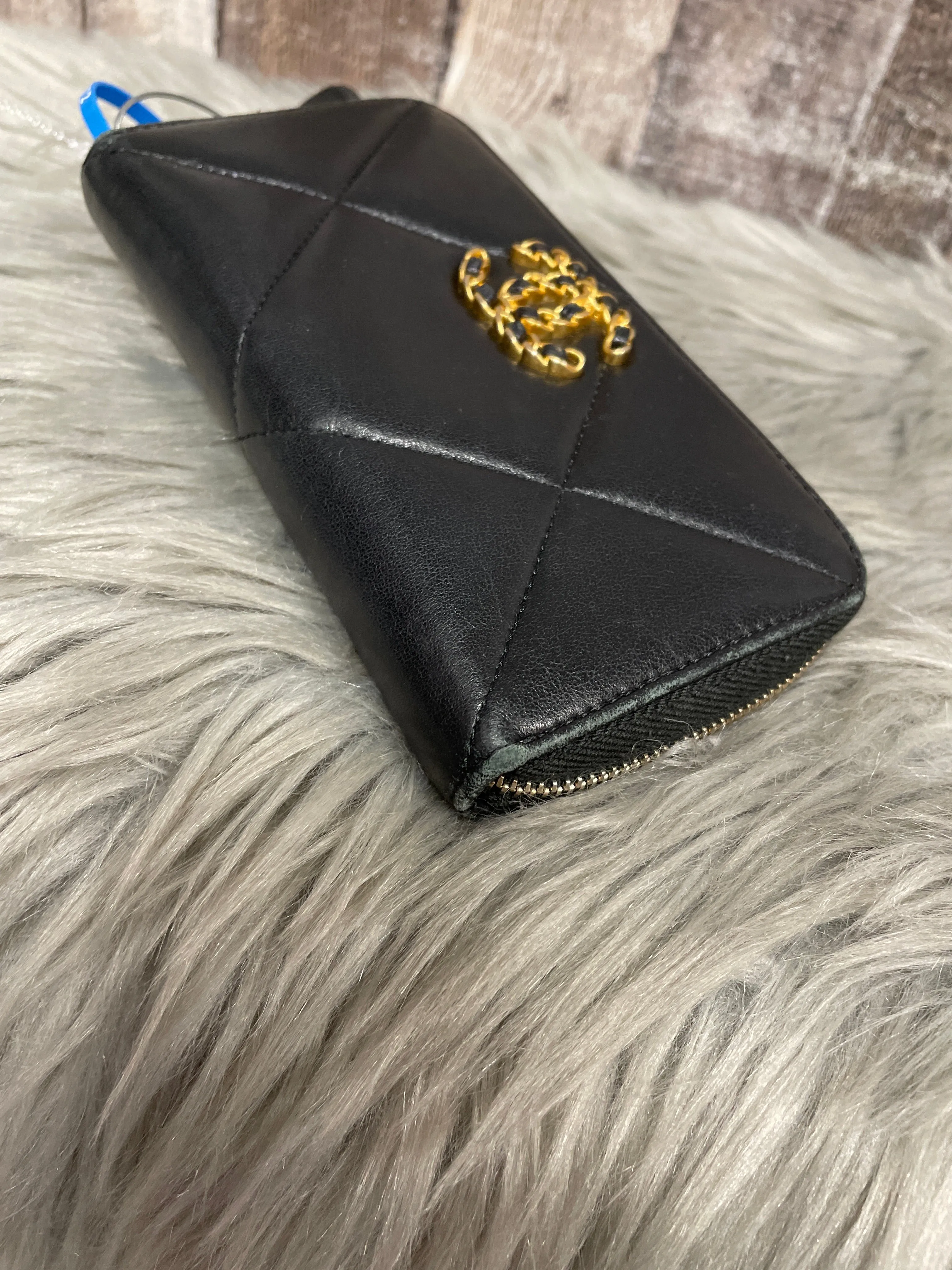 Wallet Luxury Designer By Chanel, Size: Medium