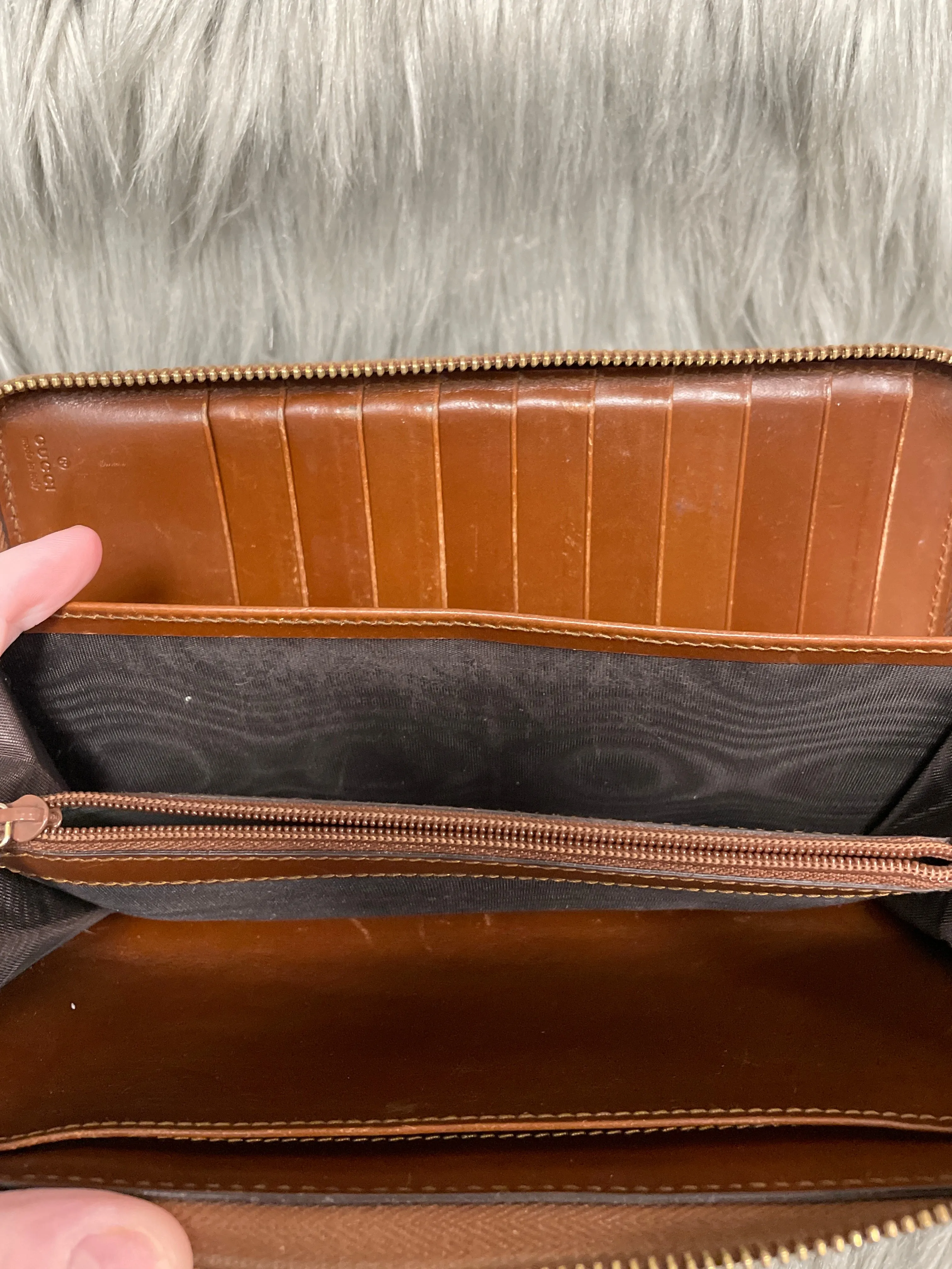 Wallet Luxury Designer By Gucci, Size: Large